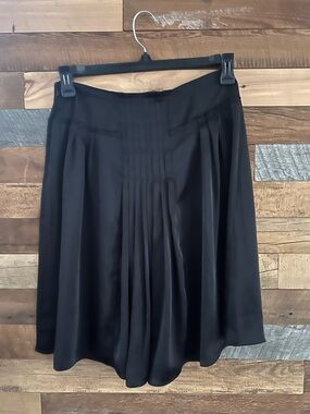 Apostrophe Black Flowing Pleated  Skirt. Size 4.